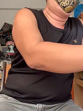 LUOKEKE online show from October 27, 2025, 5:33 am