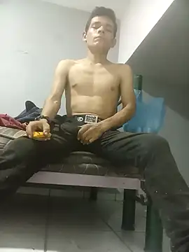 Snapshot of HSexy_Men00 chatting on October 28, 2025, 2:15 am HSexy Men00 online show from October 28, 2025, 2:15 am