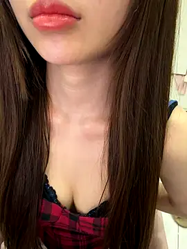   Lilybae   online show from October 23, 2025, 2:49 pm