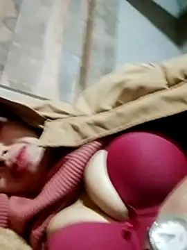 TRIEUTRIEU20 online show from December 4, 2025, 9:34 pm