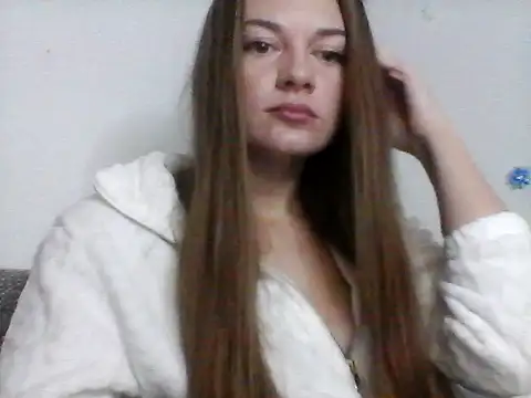 EllaMoonlight online show from November 16, 2025, 9:20 pm