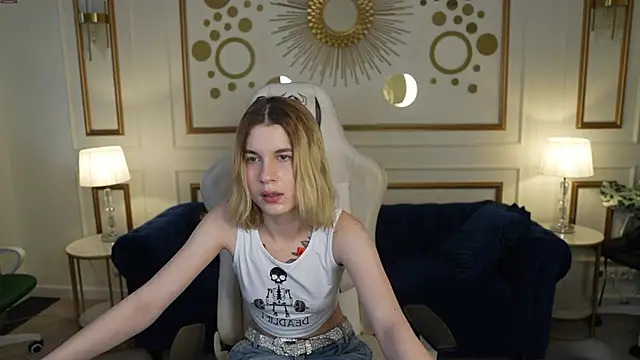 Lila Anderson online show from December 2, 2025, 11:26 am