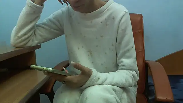 andreea713 online show from February 16, 2026, 2:57 pm