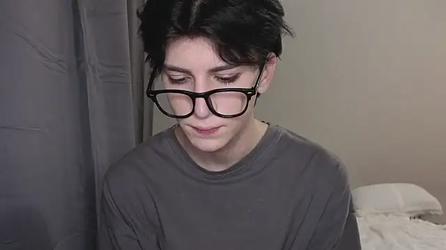 Oliver star boy  online show from October 28, 2025, 5:15 pm