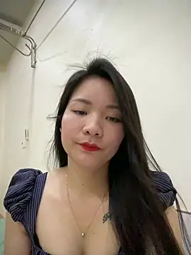 Bee Yellow00 online show from March 2, 2026, 4:25 am