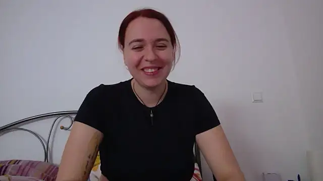 Latexaddictx  online show from November 8, 2025, 1:22 pm