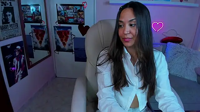 Snapshot of VenusIsLove_ chatting on March 6, 2025, 9:42 pm VenusIsLove online show from March 6, 2025, 9:42 pm