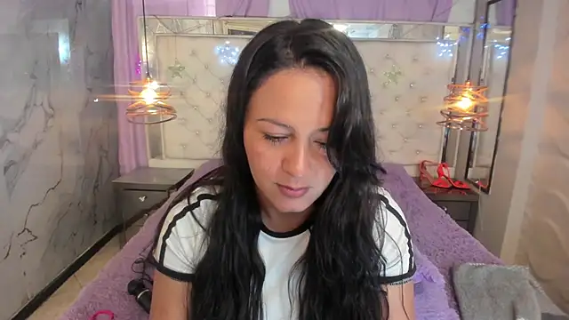 Melissa-roberts online show from December 16, 2025, 3:39 pm