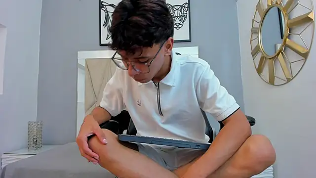 adams bobby online show from December 20, 2025, 11:50 am