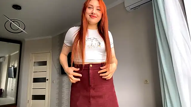 Snapshot of IsabellaRedfire chatting on October 28, 2025, 9:13 am IsabellaRedfire online show from October 28, 2025, 9:13 am