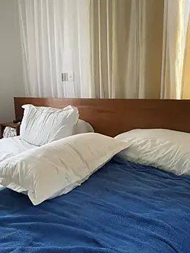 BubblesLovexox online show from April 18, 2026, 9:46 am