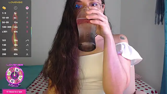 Vicky cristinax online show from December 19, 2025, 1:01 am