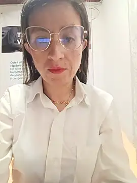 Valentina--1 online show from May 18, 2026, 9:59 am