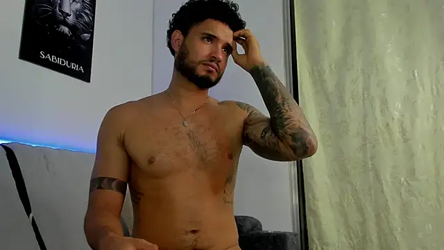 AUSTINN TORRES online show from June 25, 2026, 5:12 am