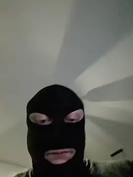 wloczykij1 online show from April 13, 2026, 9:20 pm