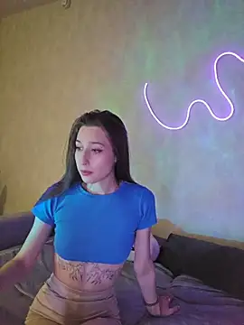 Emma Wilsons online show from November 25, 2025, 1:44 pm