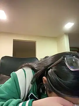 Kloe Novoa online show from March 19, 2026, 12:42 pm