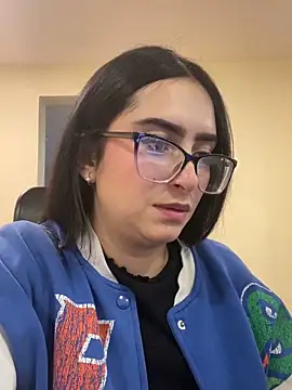 Kloe Novoa online show from April 15, 2026, 7:58 pm