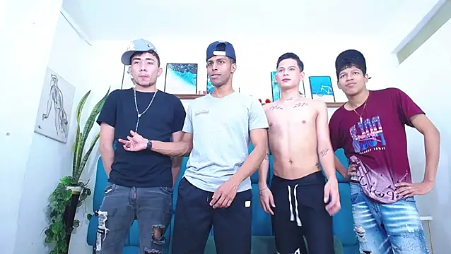 Hot Boys Latinos X online show from March 10, 2026, 7:41 pm