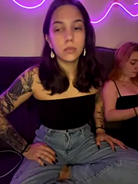 Hannahinfame online show from November 20, 2025, 5:07 am