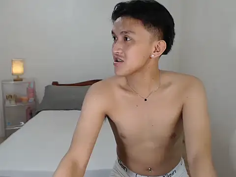 Snapshot of Lust_Motion chatting on October 28, 2025, 9:35 am Lust Motion online show from October 28, 2025, 9:35 am