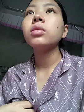 Milk xx online show from November 2, 2025, 7:11 am