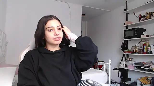 bellefleurrr online show from March 25, 2026, 7:14 am