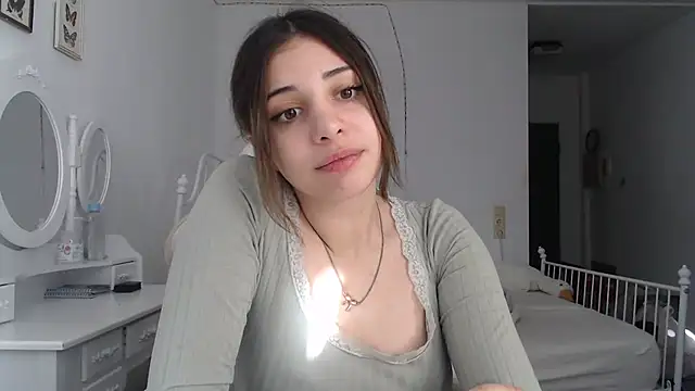 bellefleurrr online show from July 3, 2026, 5:08 pm