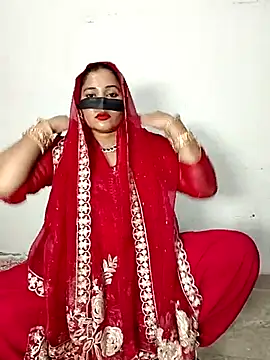 Snapshot of Heena-143 chatting on June 3, 2026, 6:02 pm Heena-143 online show from June 3, 2026, 6:02 pm