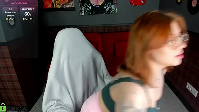 Susie Porter online show from November 13, 2025, 2:10 am