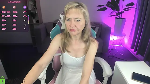 Carla Vogue online show from February 22, 2026, 11:53 am