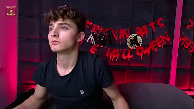 Snapshot of Richard_steele_hot chatting on October 28, 2025, 3:25 pm Richard steele hot online show from October 28, 2025, 3:25 pm