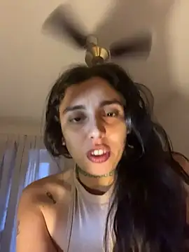 gigi333regi online show from November 27, 2025, 9:33 am