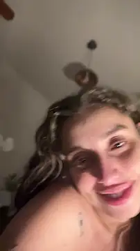 gigi333regi online show from April 28, 2026, 6:18 am