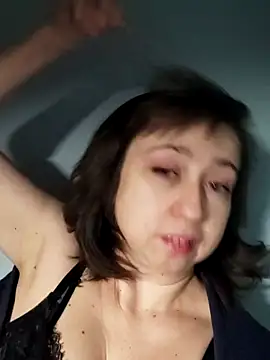 Snapshot of MaryKiki5619 chatting on February 3, 2026, 8:14 pm MaryKiki5619 online show from February 3, 2026, 8:14 pm