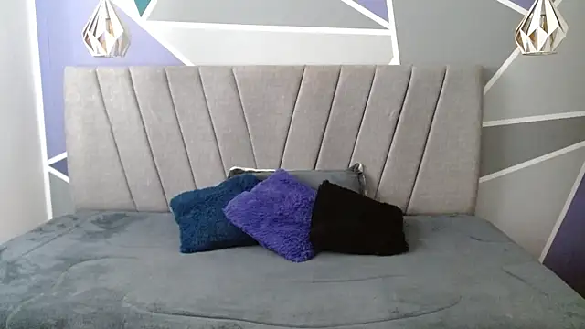 AliceSmity  online show from April 15, 2026, 12:01 pm