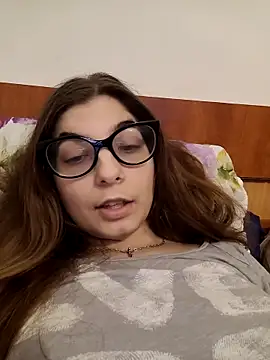 sweetbabygirlforyou online show from November 8, 2025, 3:01 pm