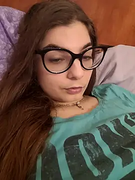 sweetbabygirlforyou online show from November 28, 2025, 8:17 am