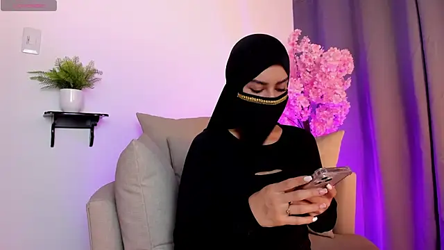 shaima   online show from February 14, 2026, 7:43 pm