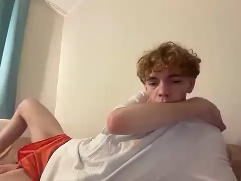 Snapshot of BrunoTwinkXXL chatting on October 25, 2025, 8:03 pm BrunoTwinkXXL online show from October 25, 2025, 8:03 pm