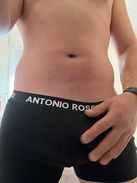 davi73d online show from February 23, 2026, 9:17 am