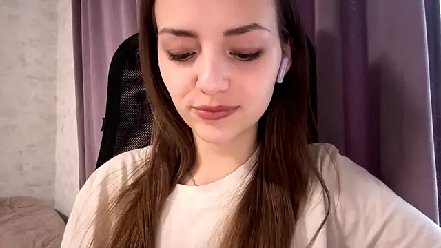 AliceStacy online show from November 23, 2025, 11:54 am