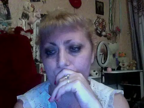 xHot Amazonq online show from October 26, 2025, 5:13 am