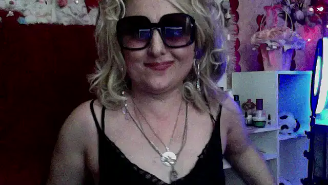 Snapshot of xHot_Amazonq chatting on March 26, 2026, 11:21 pm xHot Amazonq online show from March 26, 2026, 11:21 pm