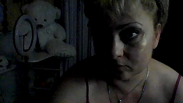Snapshot of xHot_Amazonq chatting on July 24, 2026, 1:53 pm xHot Amazonq online show from July 24, 2026, 1:53 pm