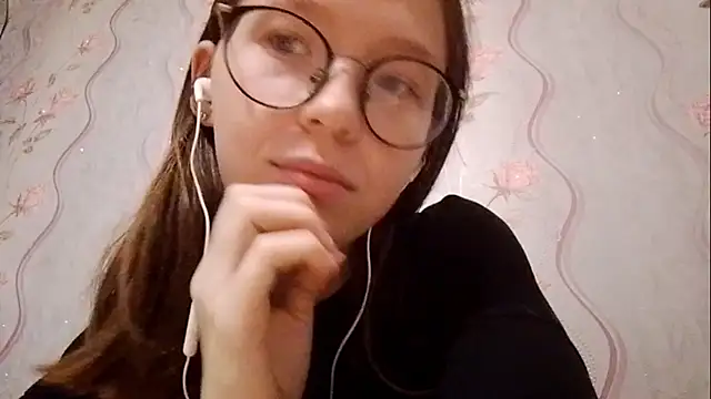 Snapshot of SalenaAhnell chatting on October 25, 2025, 5:51 pm SalenaAhnell online show from October 25, 2025, 5:51 pm