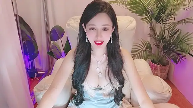 Snapshot of Vv123668 chatting on December 17, 2025, 2:12 pm Vv123668 online show from December 17, 2025, 2:12 pm