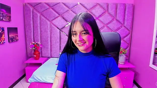 Charlotte Rosy online show from November 8, 2025, 8:40 pm