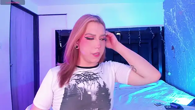 Snapshot of JanneBlossom_ chatting on December 14, 2025, 10:03 pm JanneBlossom online show from December 14, 2025, 10:03 pm