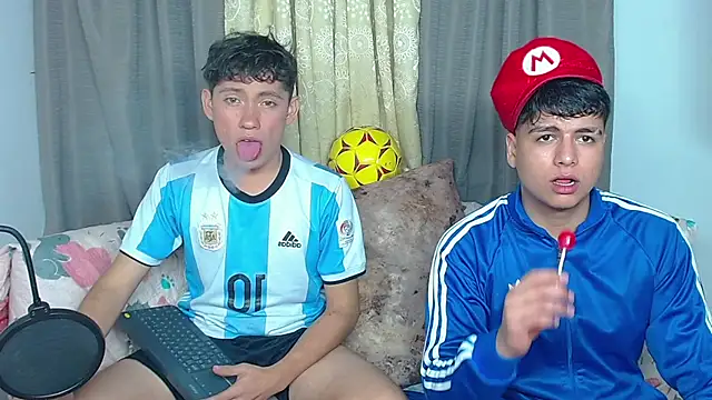 Snapshot of the_boy_king016 chatting on October 29, 2025, 7:32 am the boy king016 online show from October 29, 2025, 7:32 am